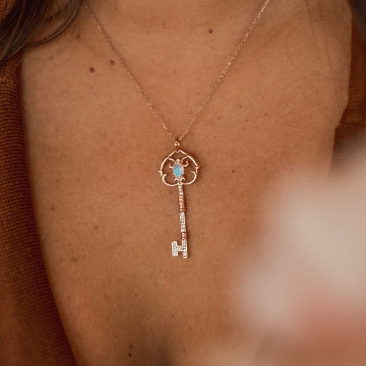 Pendentif Or Rose 18k Croissant De Lune Avec Perles Et Pie - Antique, Collier Mi-long