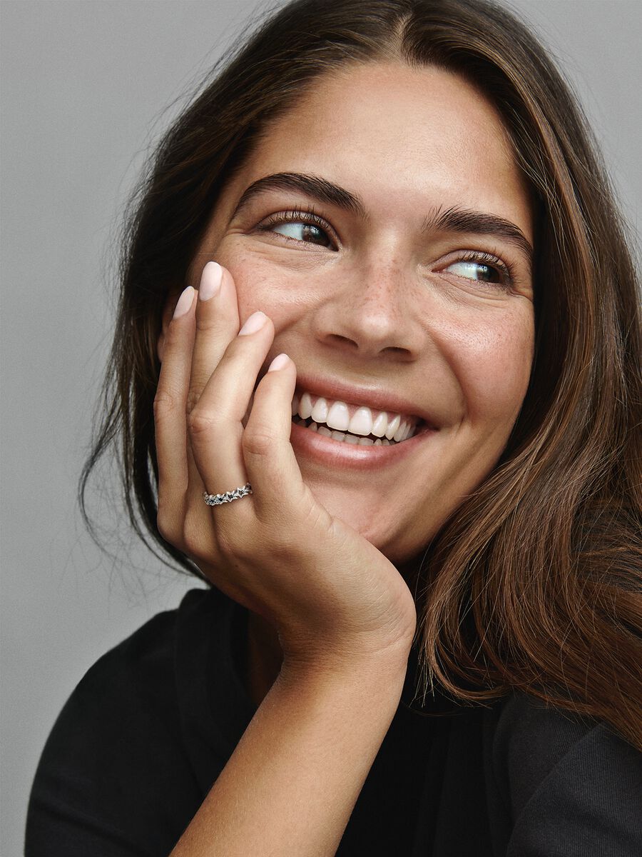 Bague anneau d’étoiles asymétriques