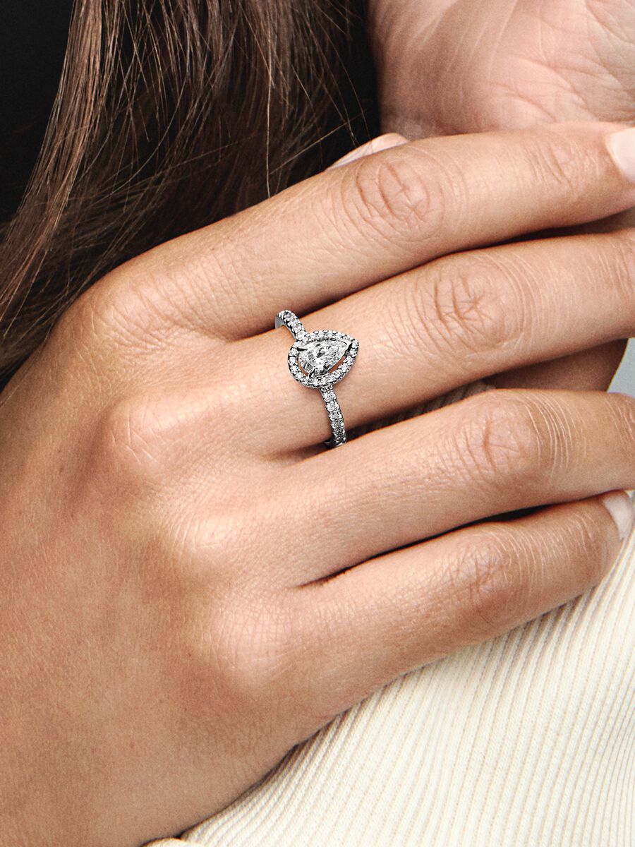 Bague Halo scintillant en forme de poire