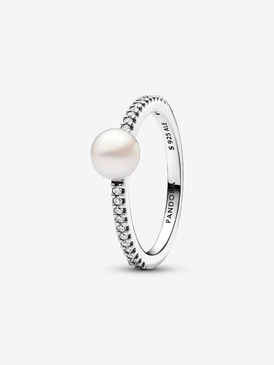 Bague avec pavé et perle de culture d’eau douce traitée