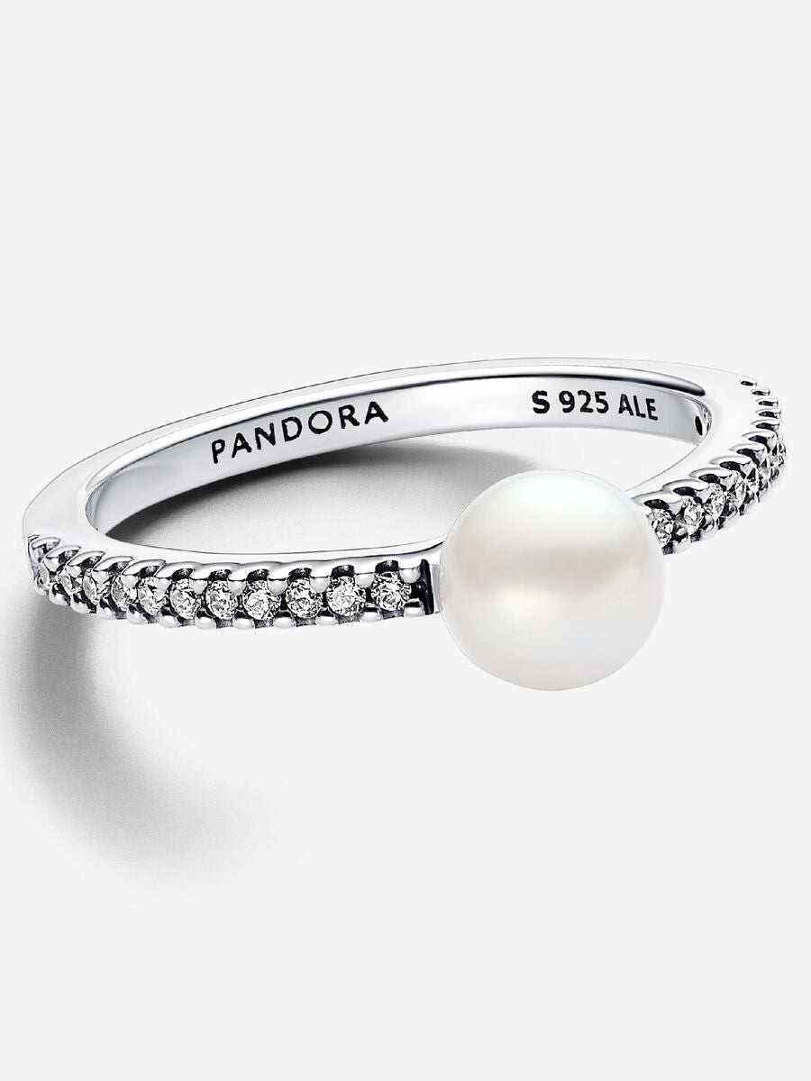 Bague avec pavé et perle de culture d’eau douce traitée