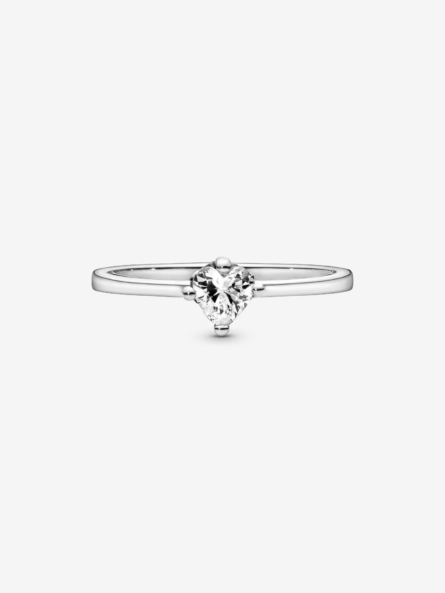 Bague à solitaire en cœur transparent