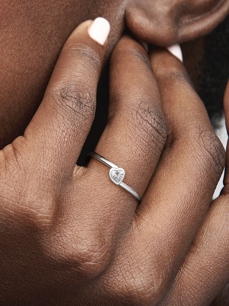 Bague à solitaire Cœur transparent incliné