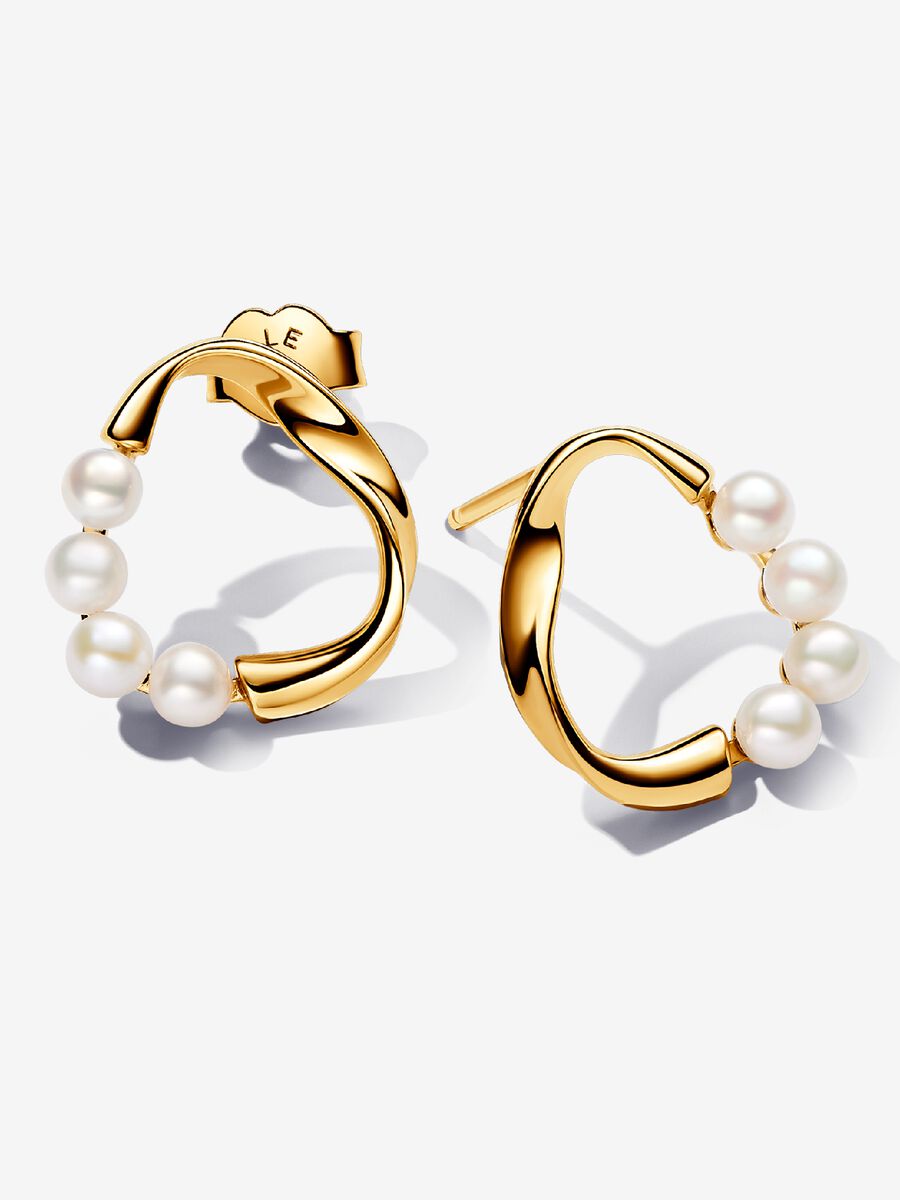 Clous d’oreilles Cercle de forme organique et perles de culture d’eau douce traitées