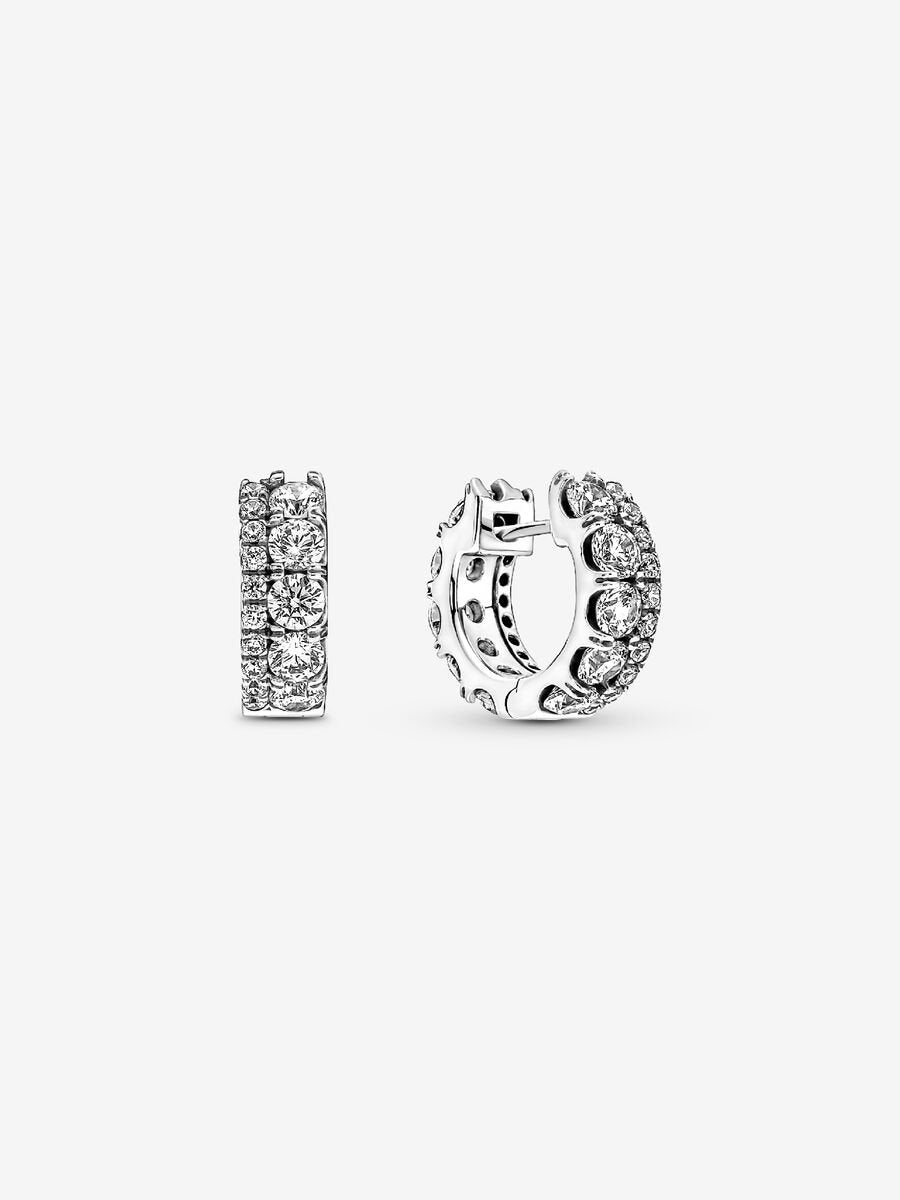 Boucles d’oreilles à double anneau pavé