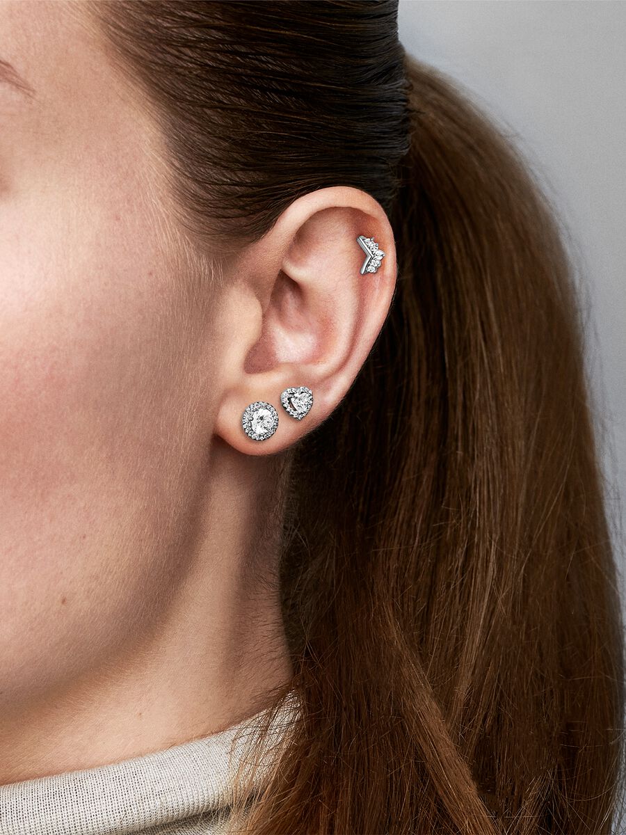 Boutons d’oreille avec cœurs surélevés