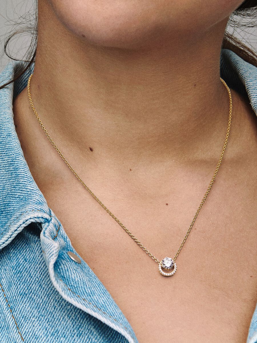 Collier à pendentif halo rond et scintillant