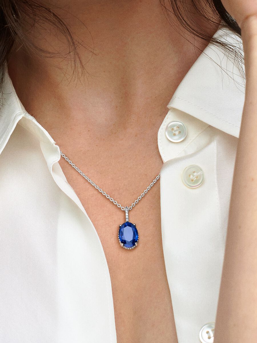 Collier à pendentif halo audacieux et scintillant