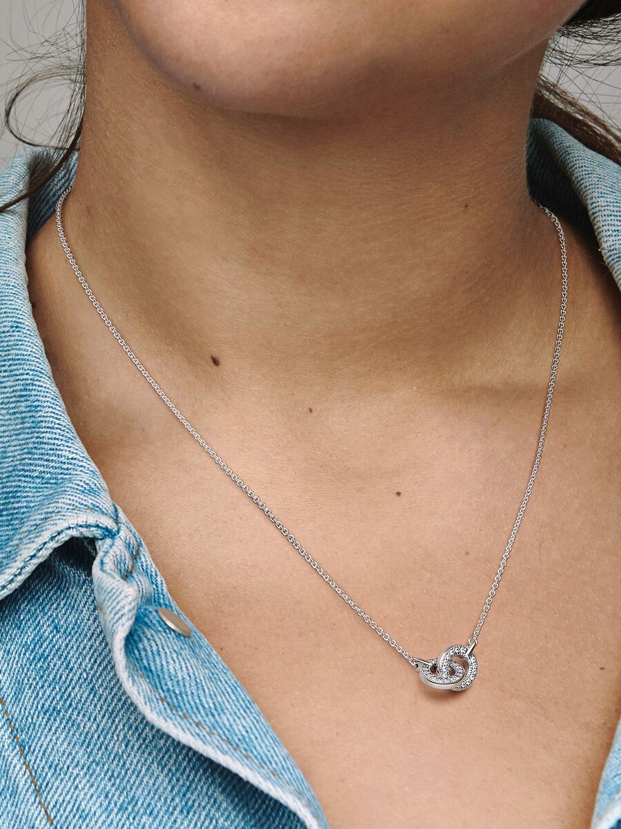 Collier à pendentif Pavé entrelacé Pandora Signature