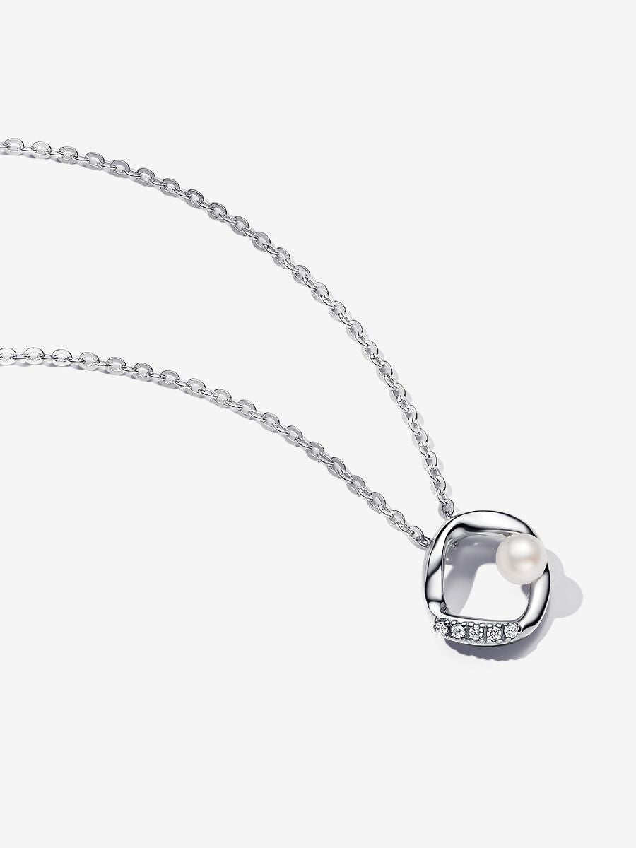 Collier Cercle en pavé de forme organique et perle de culture d’eau douce traitée