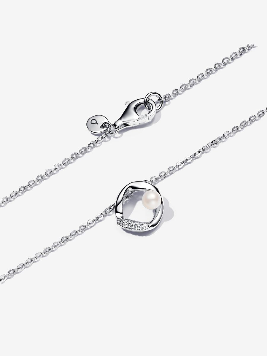 Collier Cercle en pavé de forme organique et perle de culture d’eau douce traitée