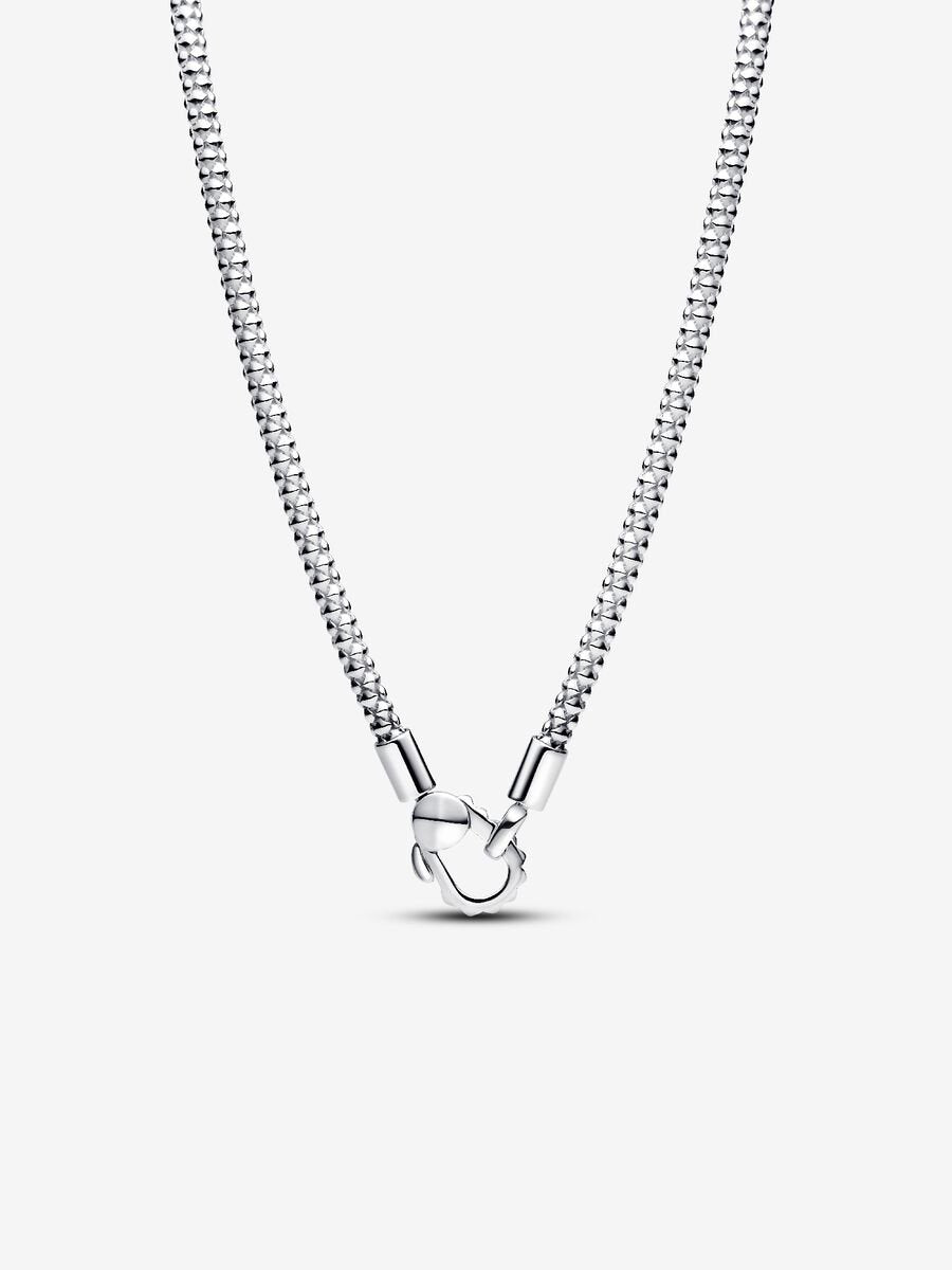 Collier à chaîne et fermoir cloutés