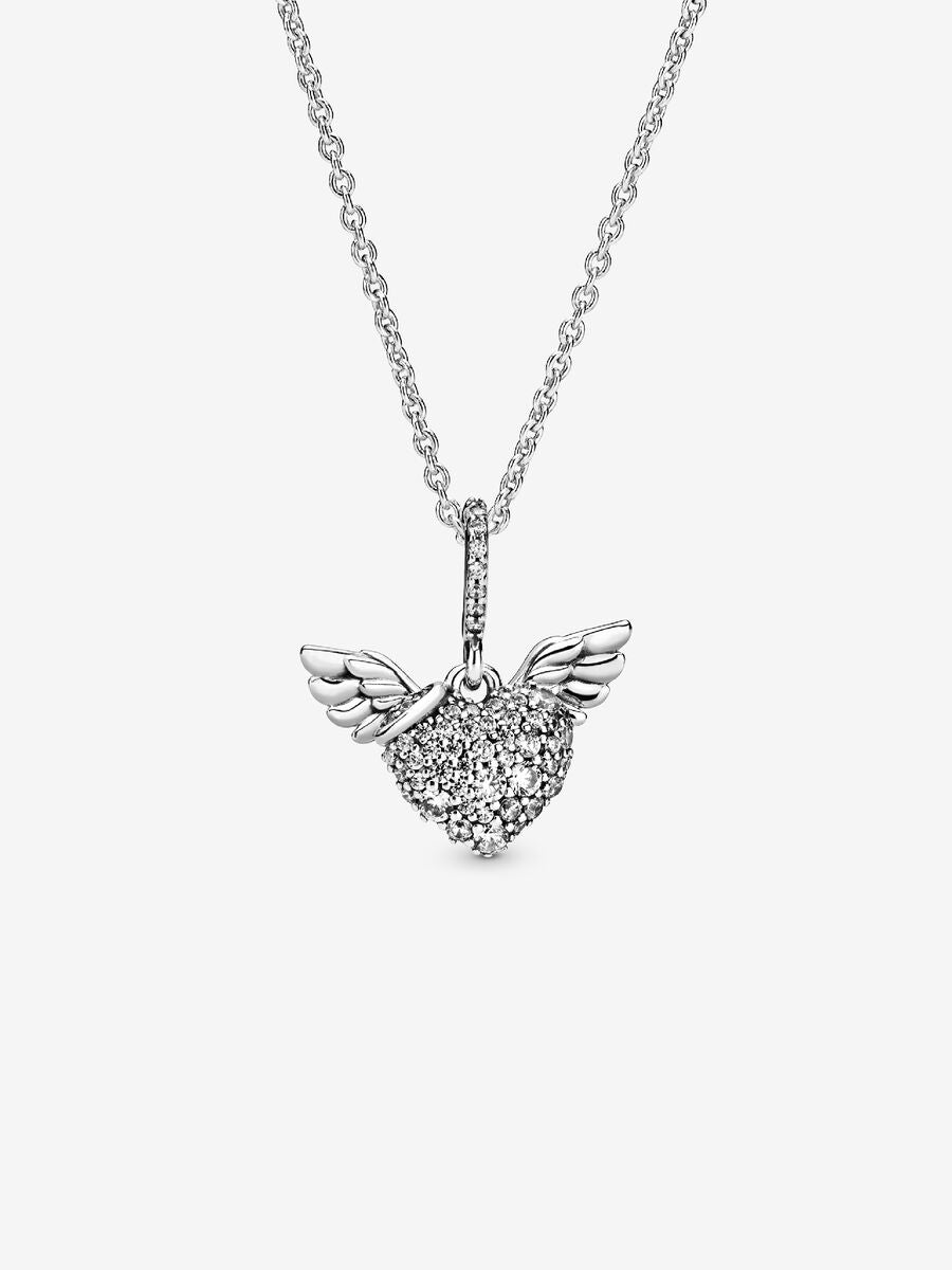 Collier avec pavé en cœur et ailes d’ange