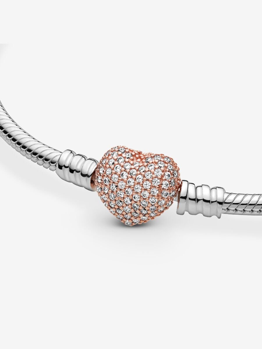 Bracelet à chaîne serpentine avec fermoir en forme de cœur en pavé Pandora Moments