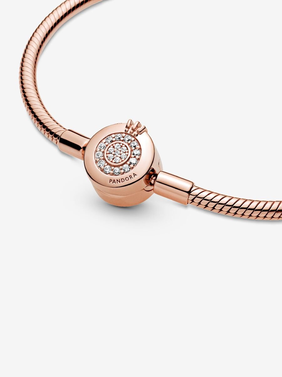 Bracelet à chaîne serpentine « O » couronné scintillant Pandora Moments