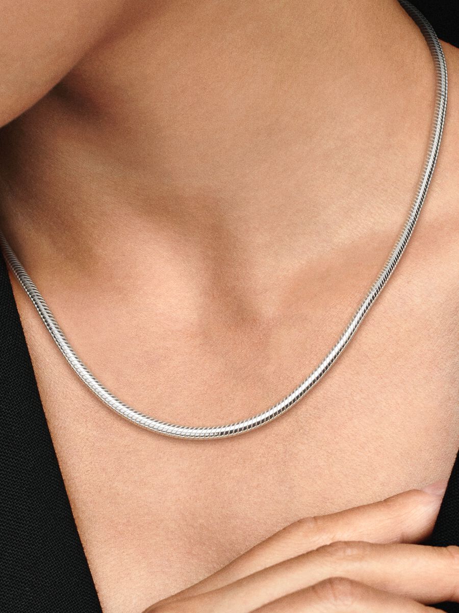 Collier à chaîne serpentine Pandora Moments