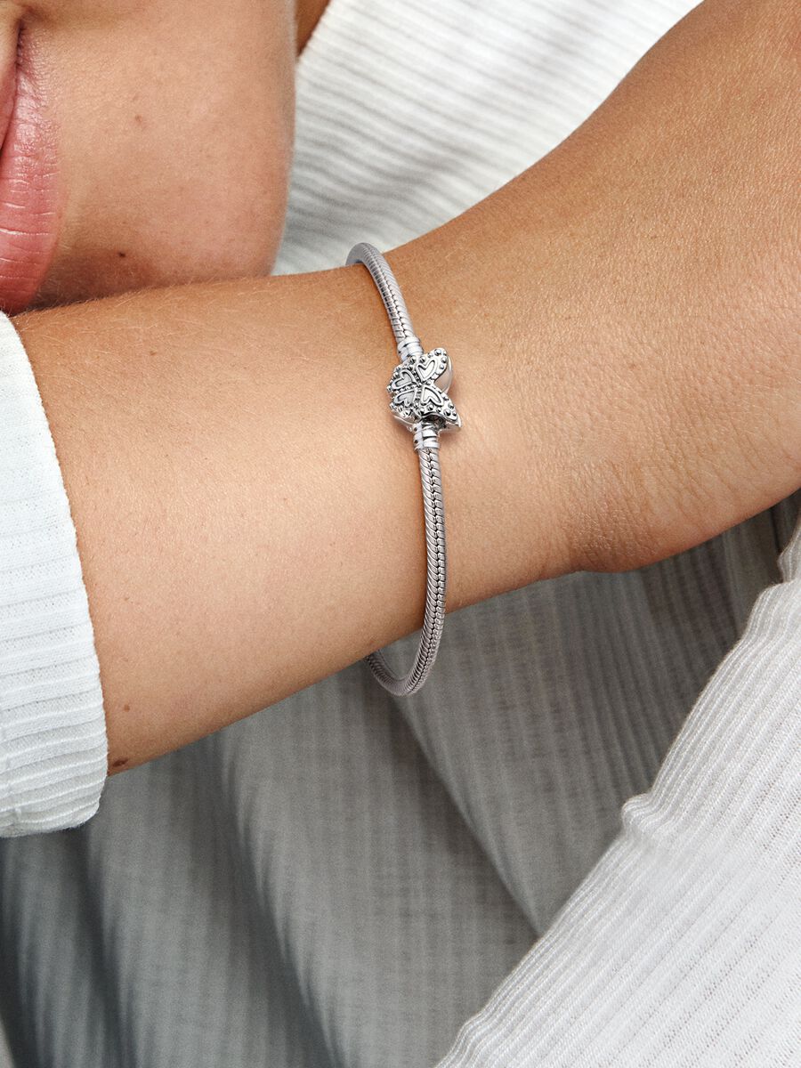 Bracelet à fermoir en papillon et à chaîne serpentine Pandora Moments