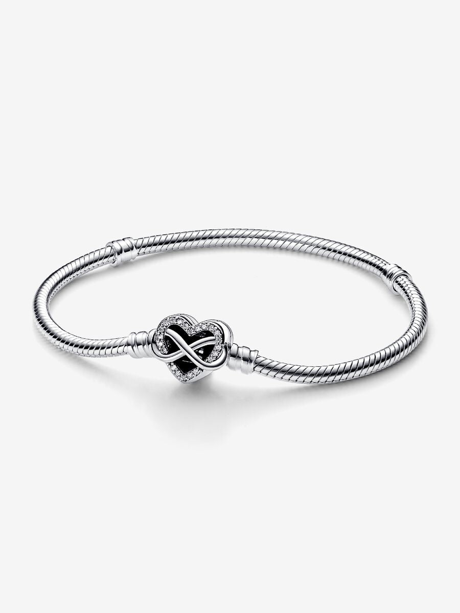 Bracelet à chaîne serpentine avec fermoir cœur et symbole d’infini scintillant