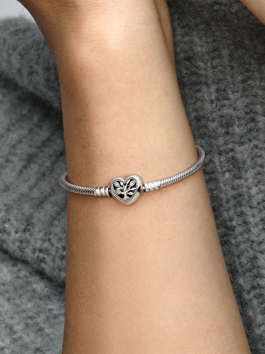 Bracelet à fermoir en cœur à arbre généalogique et à chaîne serpentine Pandora Moments
