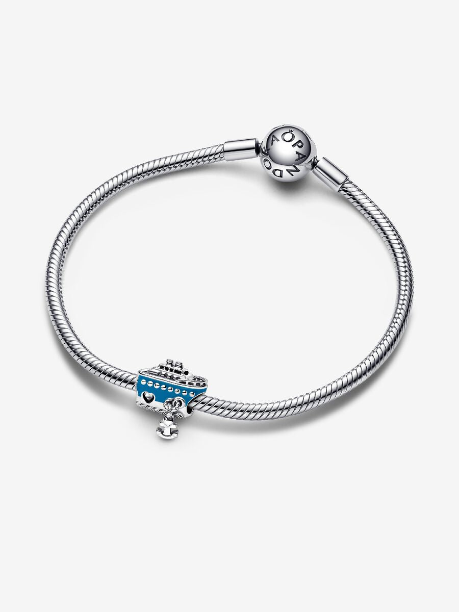 Charm Navire de croisière ancré