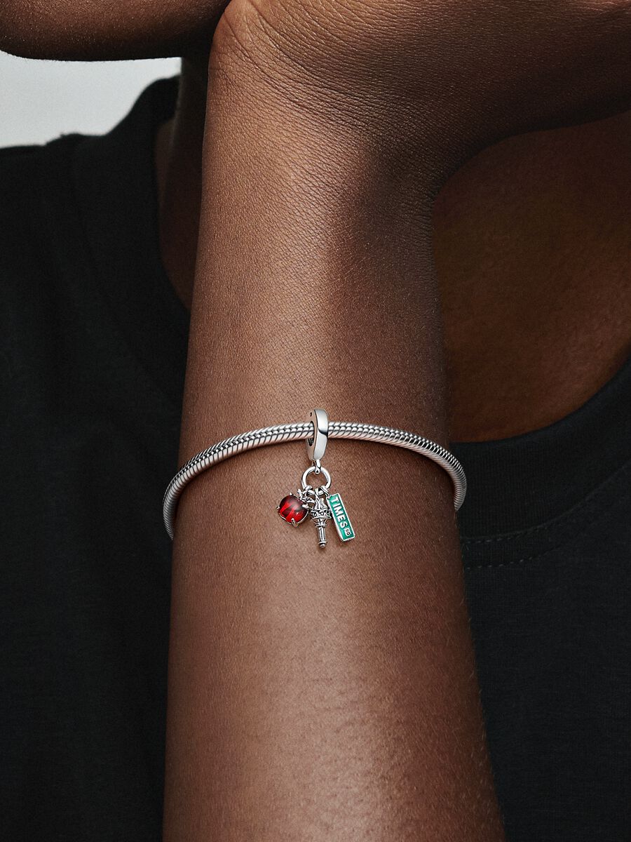 Charm-pendentif triple Pomme NYC, torche et plaque de rue