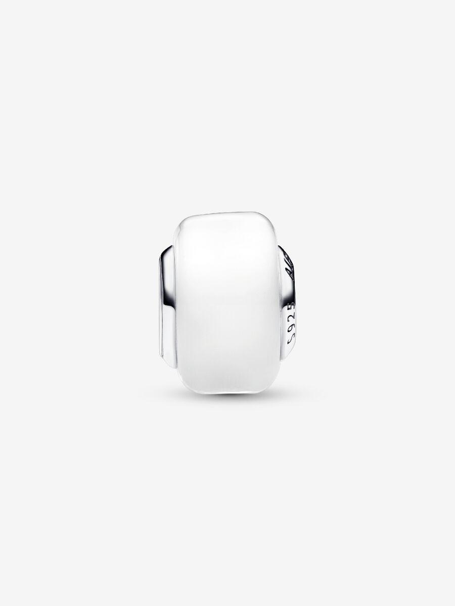 Mini charm blanc en verre de Murano