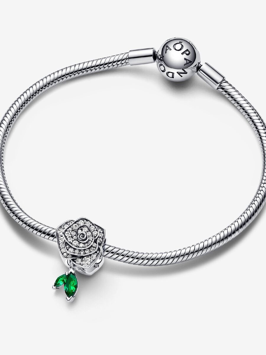 Charm Rose scintillante en fleur