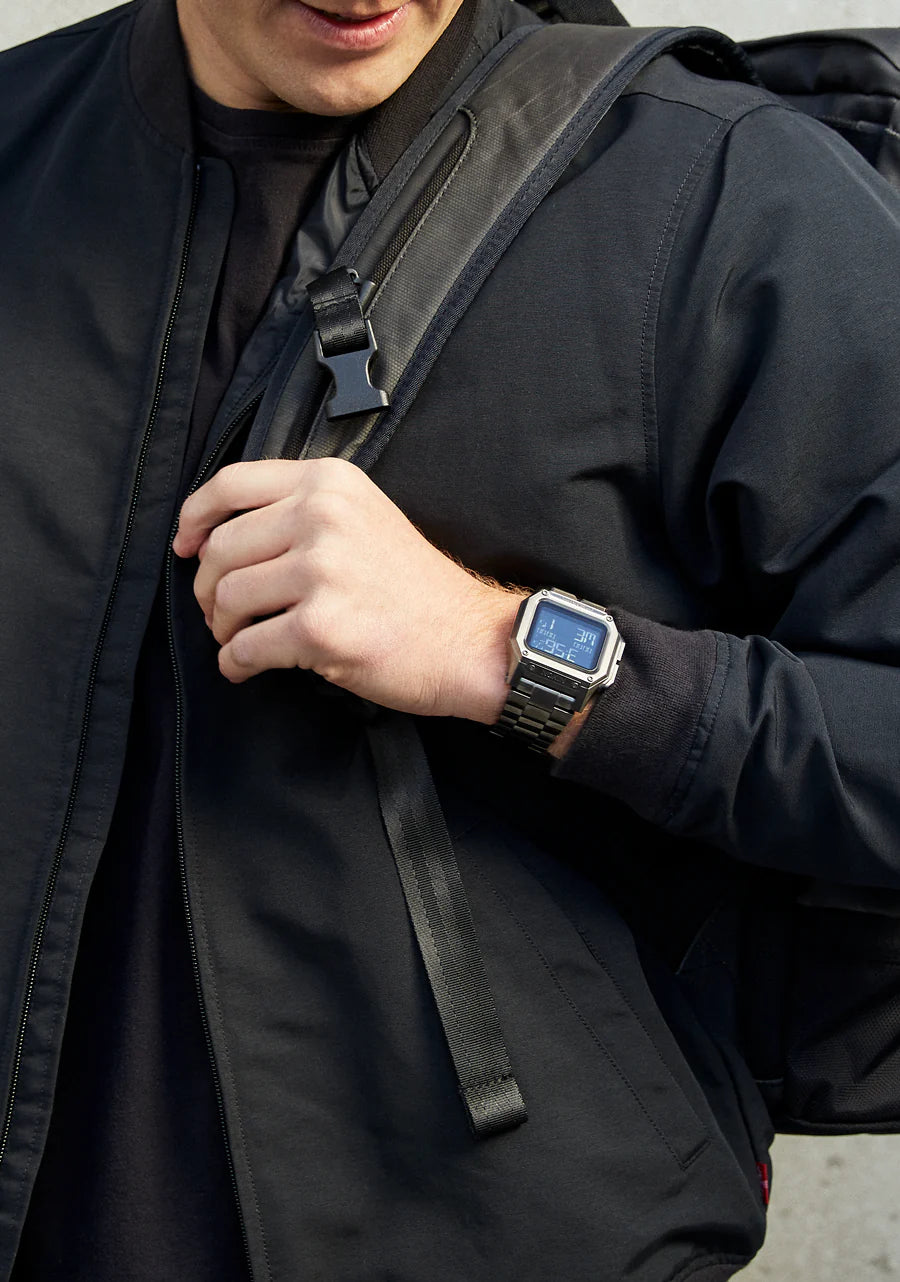 Nixon montre Regulus Gris métallisé