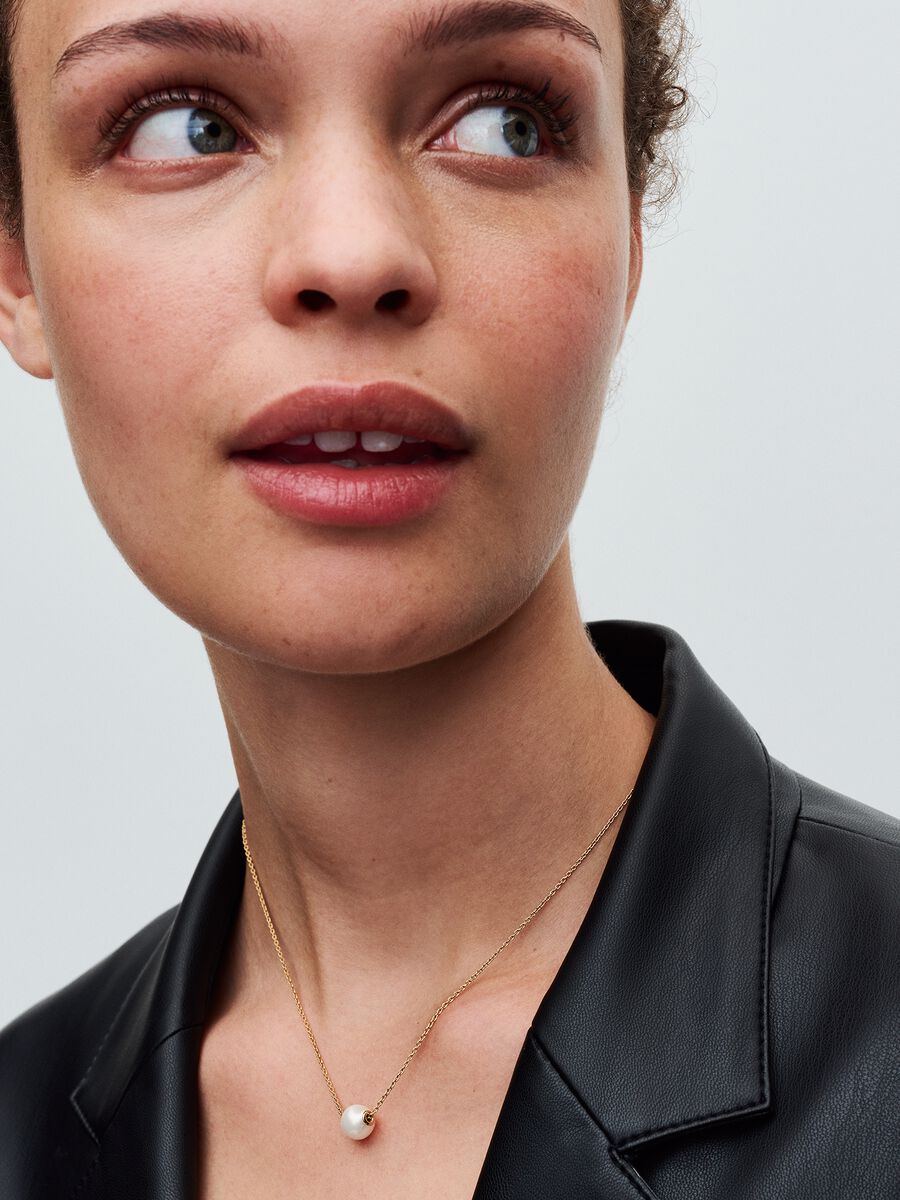 Collier avec perle de culture d’eau douce traitée
