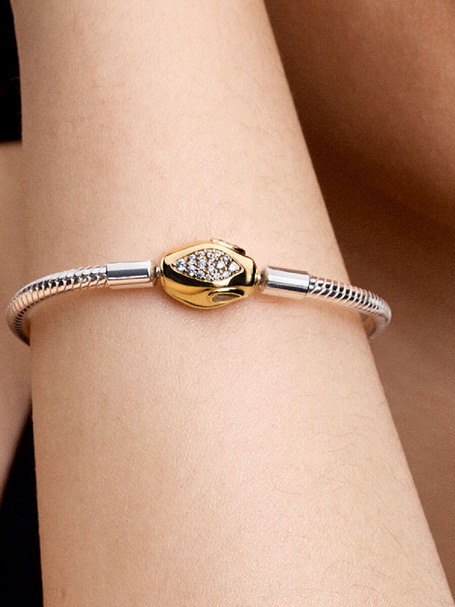 Bracelet à chaîne et fermoir serpent