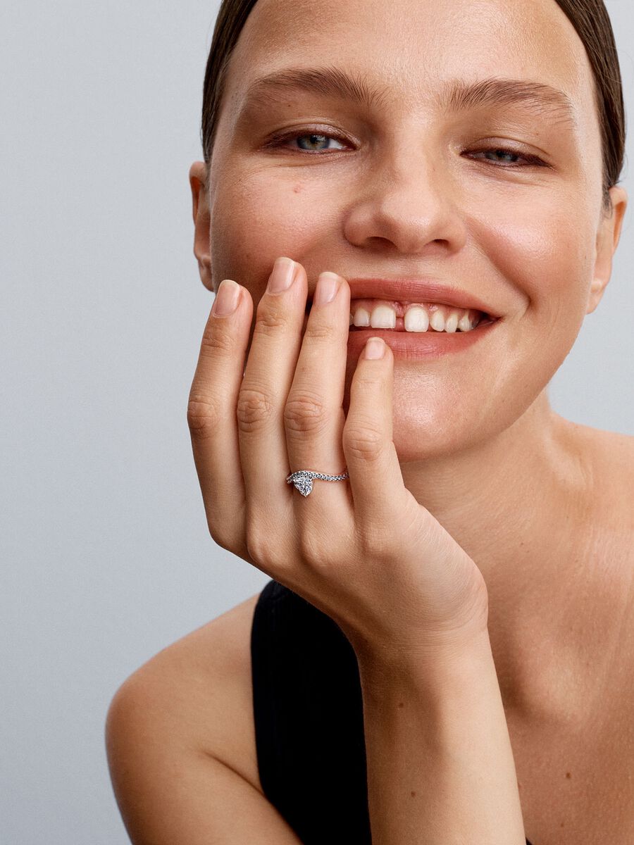 Bague Cœur ondulé en pavé