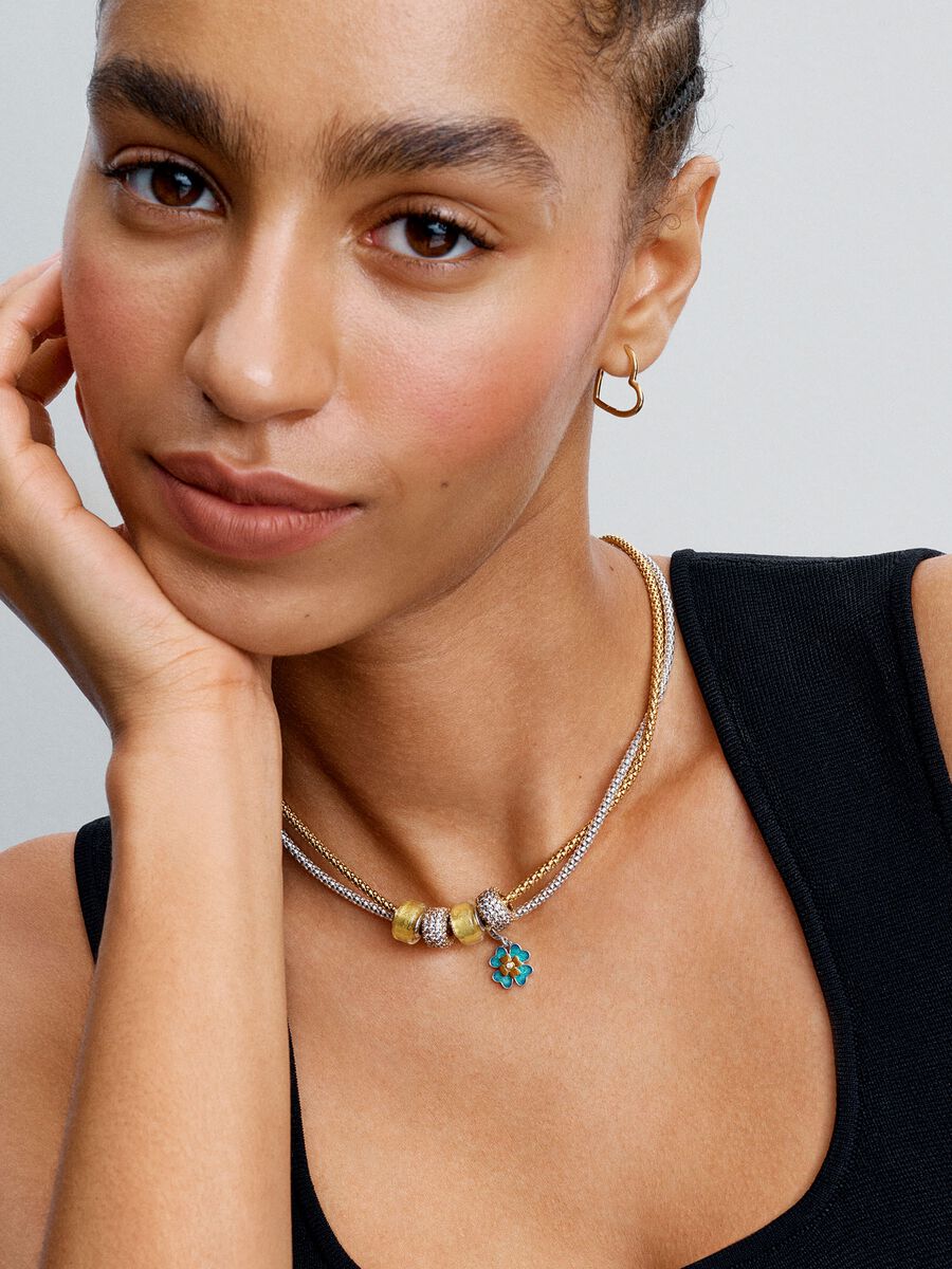Collier à chaîne et fermoir cloutés