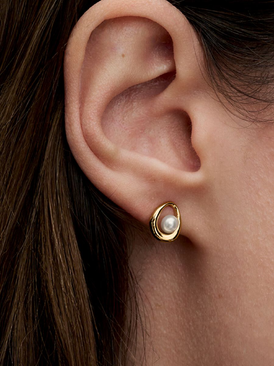 Clous d’oreilles Ovale de forme organique et perle de culture d’eau douce traitée