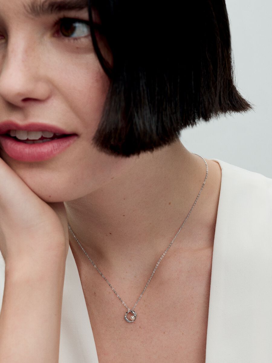 Collier Cercle en pavé de forme organique et perle de culture d’eau douce traitée