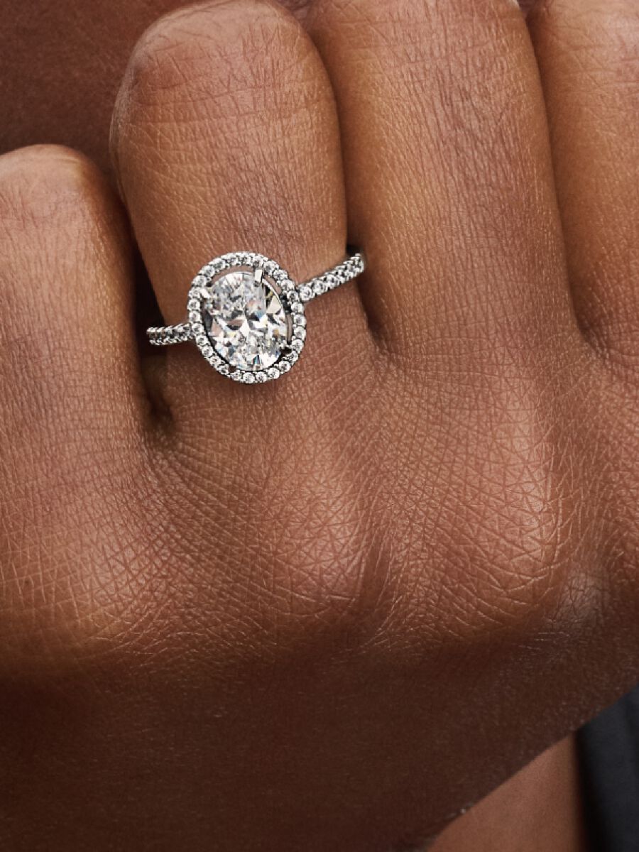 Bague audacieuse Halo ovale scintillante