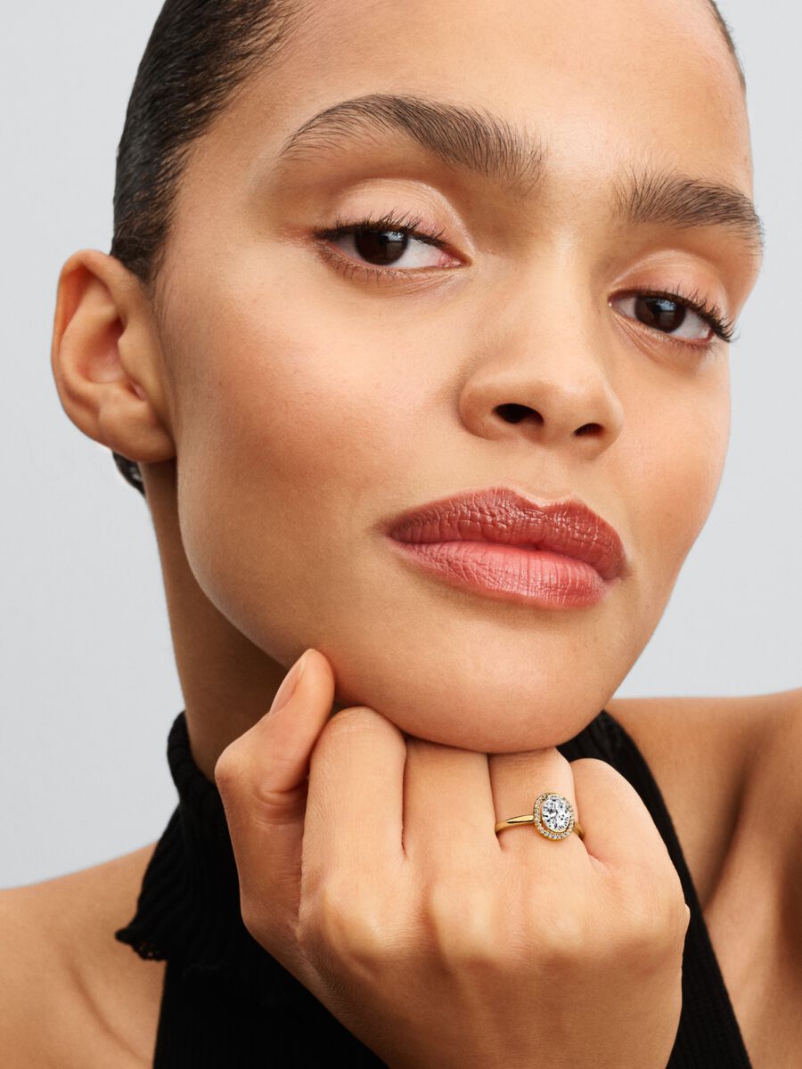 Bague Halo ovale scintillante