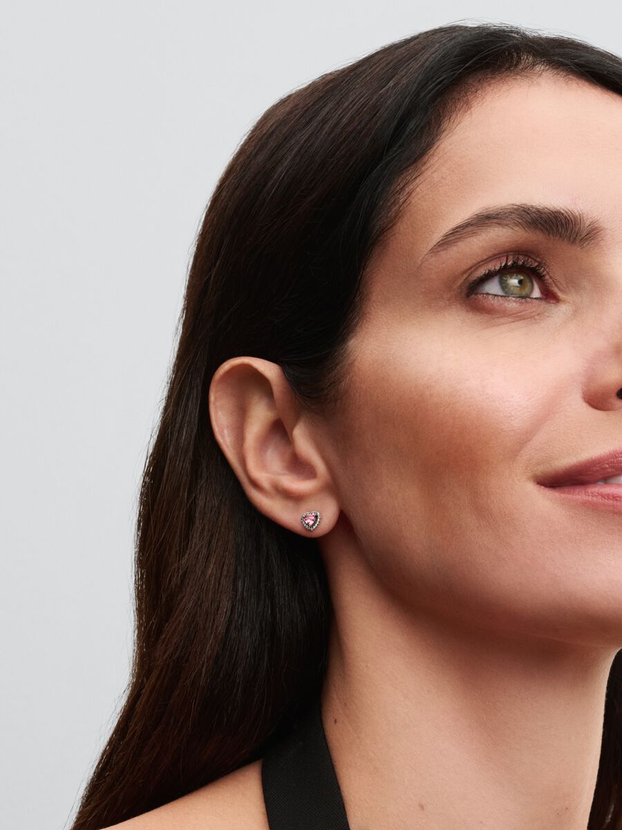 Clous d’oreilles Cœur rose surélevé