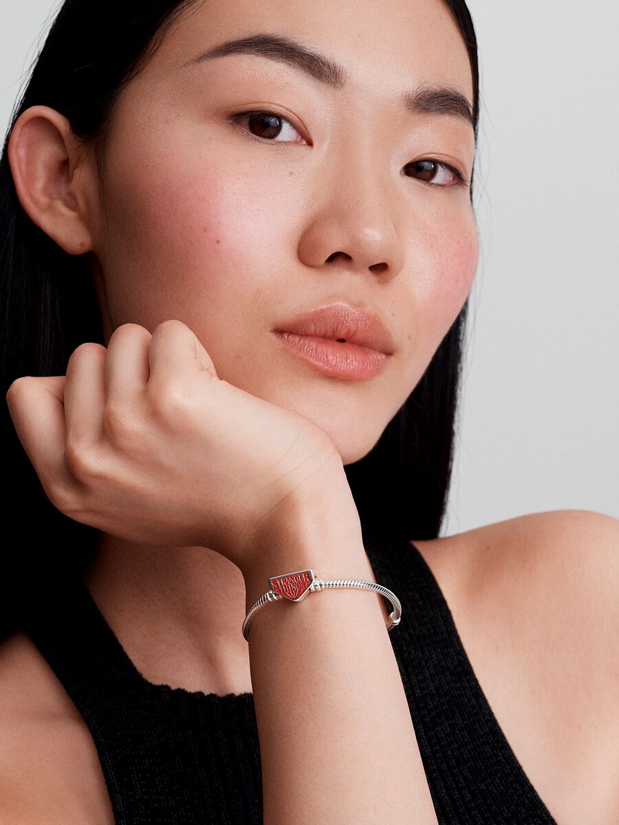 Bracelet à chaîne serpentine et fermoir Stranger Things