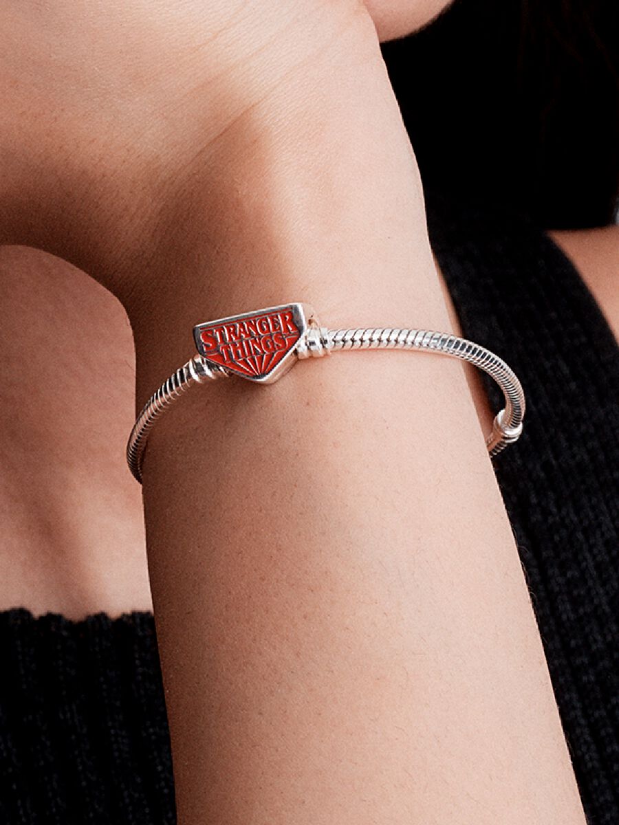 Bracelet à chaîne serpentine et fermoir Stranger Things