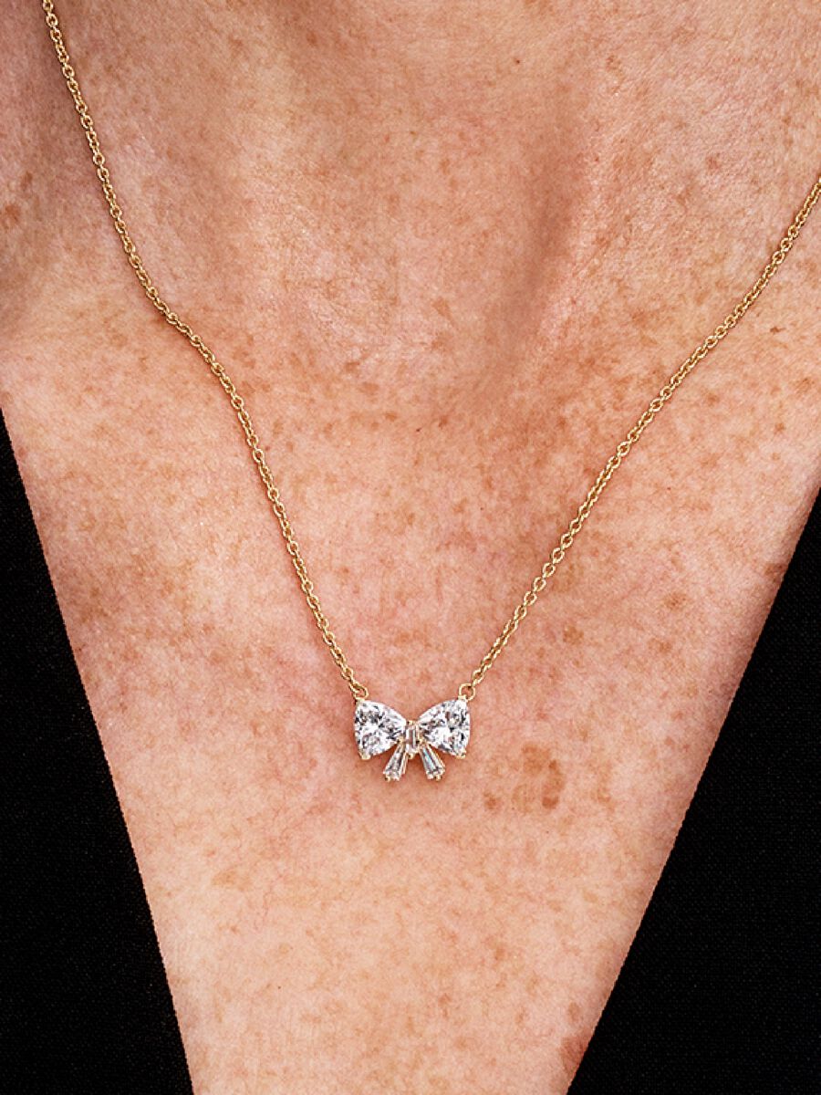 Collier Boucle scintillante