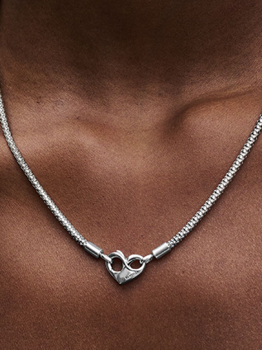 Collier à chaîne cloutée