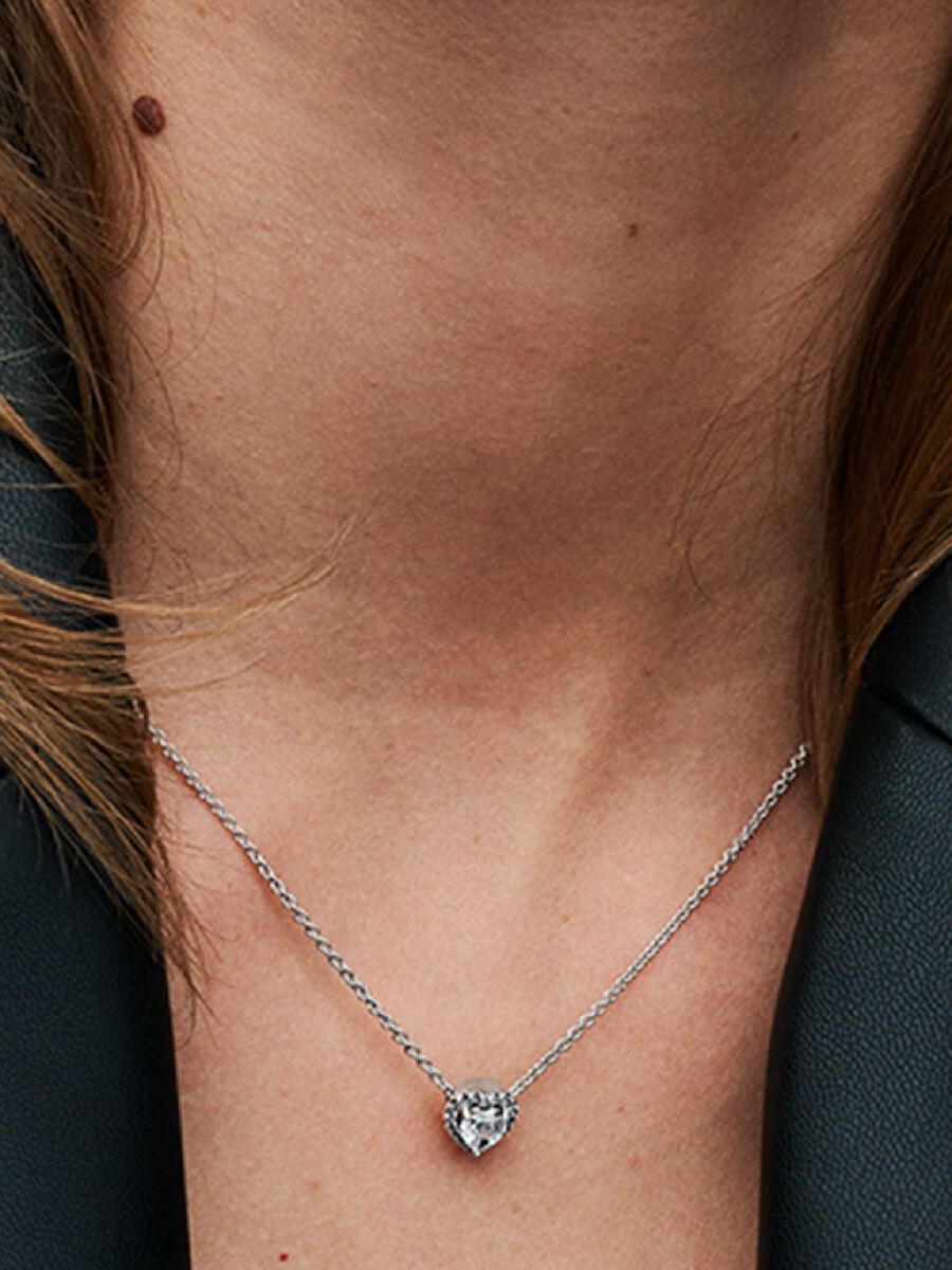 Collier à cœur surélevé