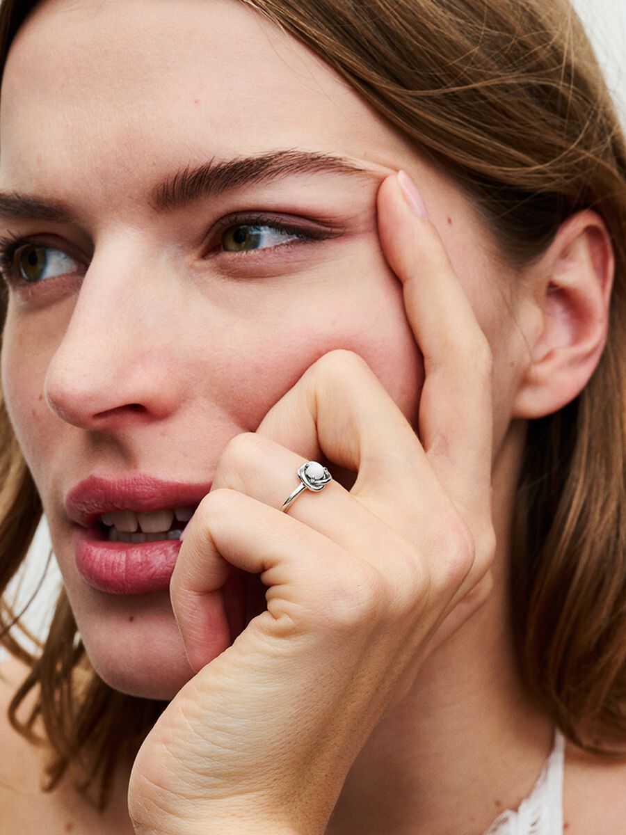 Juin Bague Cercle éternel perle blanche fabriquée par l’homme