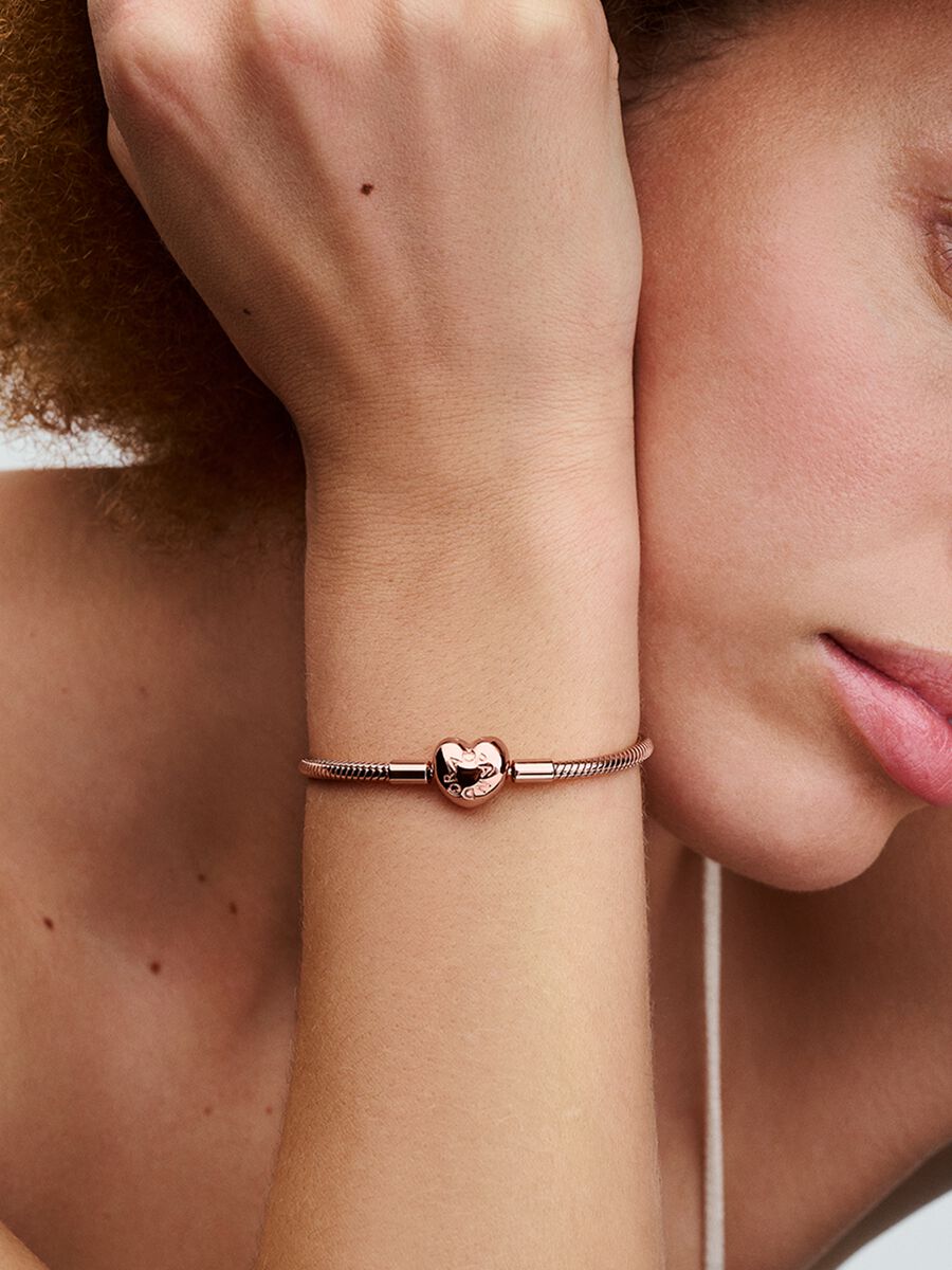 Bracelet à fermoir en cœur et à chaîne serpentine Pandora Moments