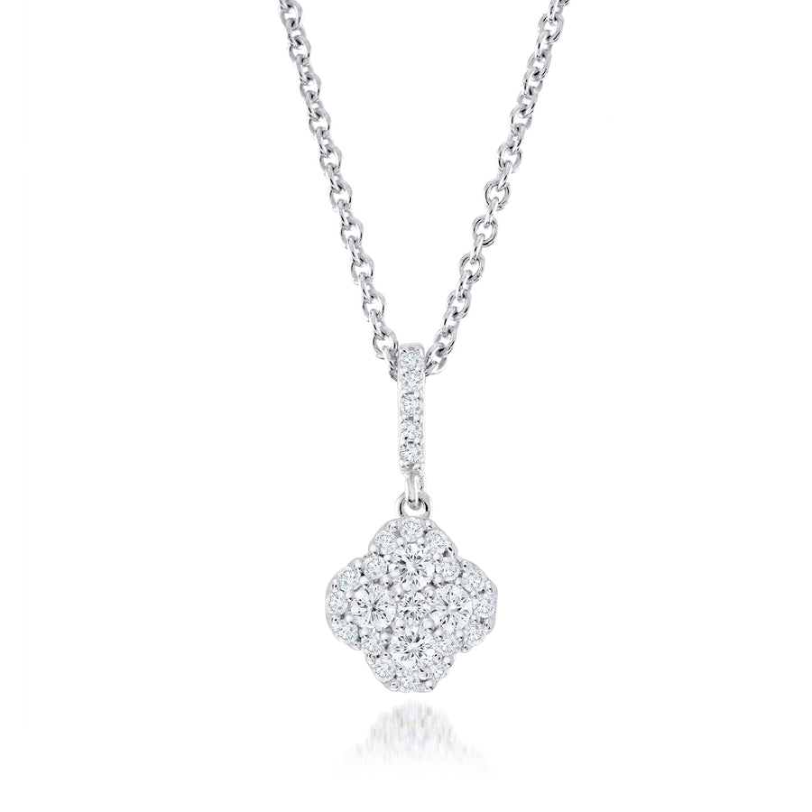 Collier pendentif trèfle en micro-pavé
