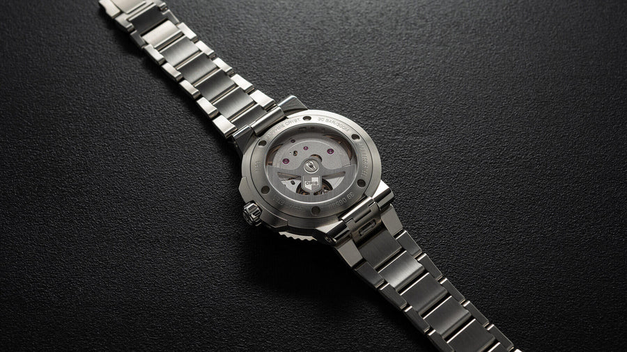 Aquis Date Calibre 400