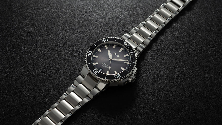 Aquis Date Calibre 400