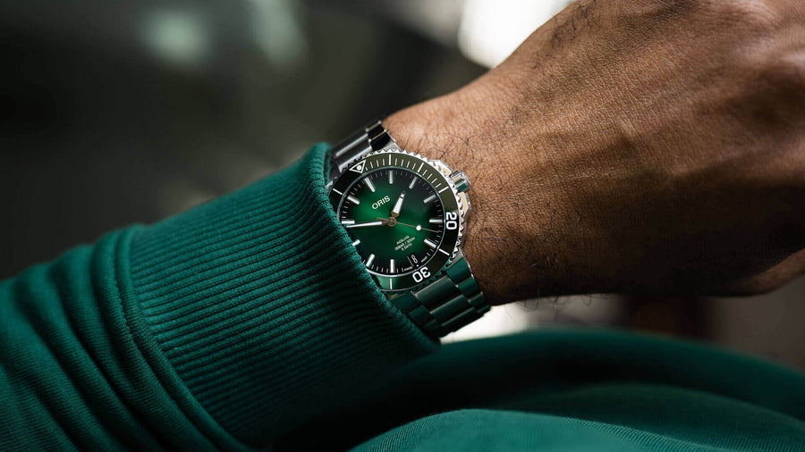 Aquis Date Calibre 400