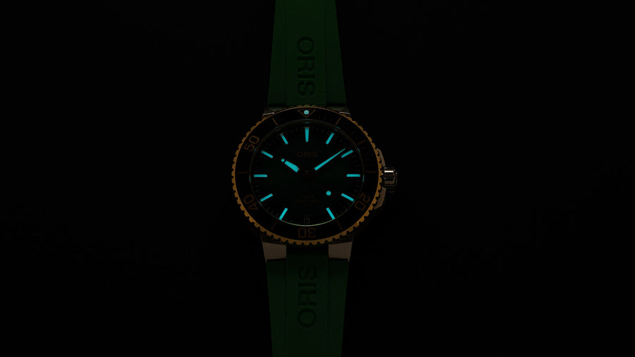 Aquis Date Calibre 400