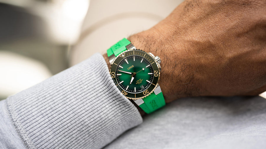 Aquis Date Calibre 400